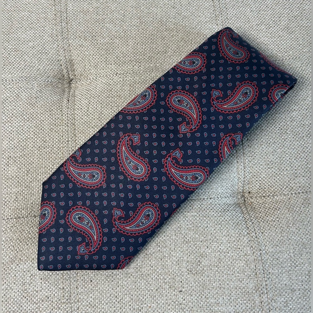 Graham Ashley Men’s Silk Tie Neck Tie Red & Blue Paisley Beautiful Print EUC